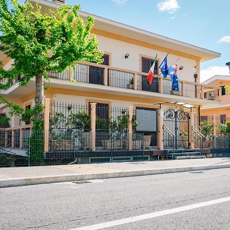 Villa Grace Tombolato Montesilvano Bagian luar foto