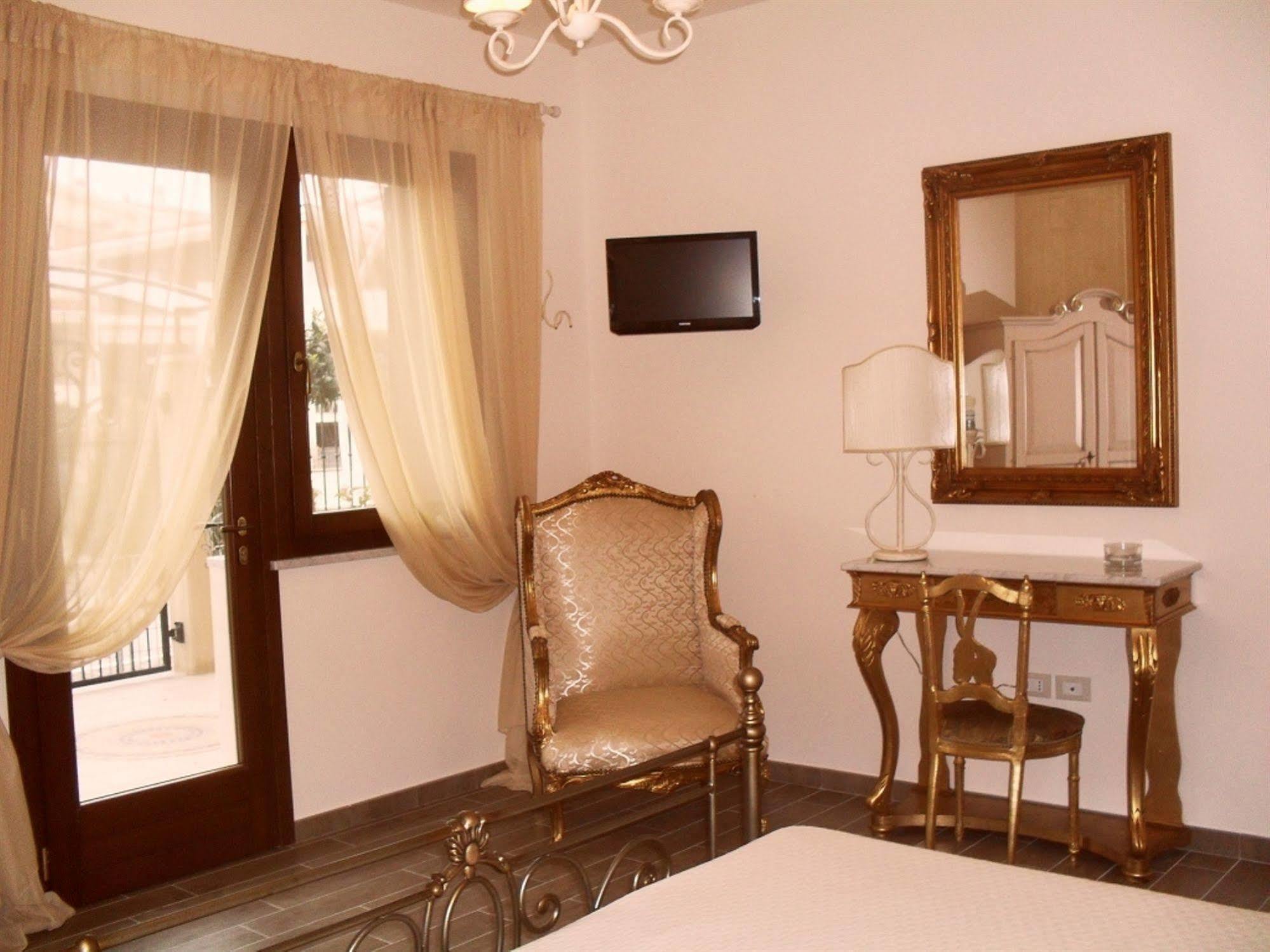 Villa Grace Tombolato Montesilvano Bagian luar foto